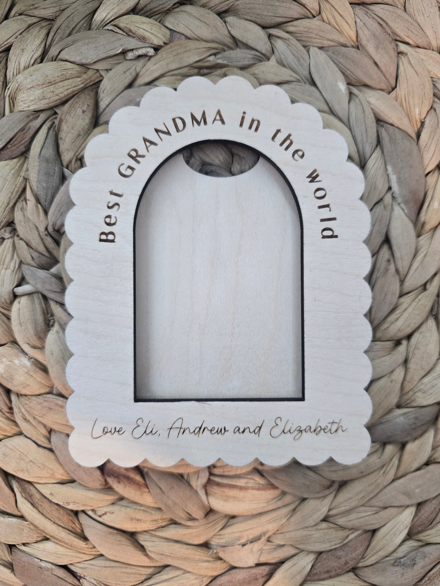 Personalized Grandma Scalloped Arch Magnet – Custom Engraved Mother’s Day Gift for Nana, Mimi, Gigi