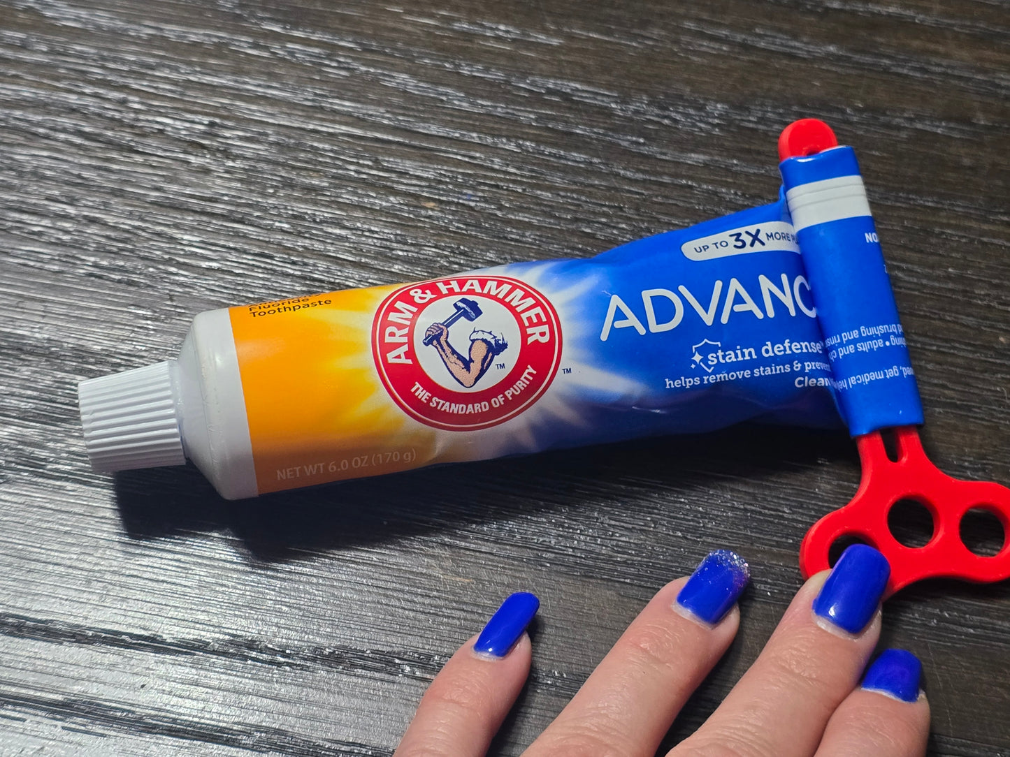 Toothpaste squeezer