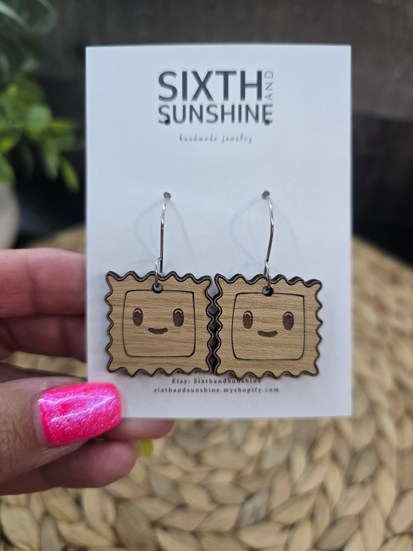 St Louis Toasted Rav Earrings - Fun Foodie and Unique STL Gift