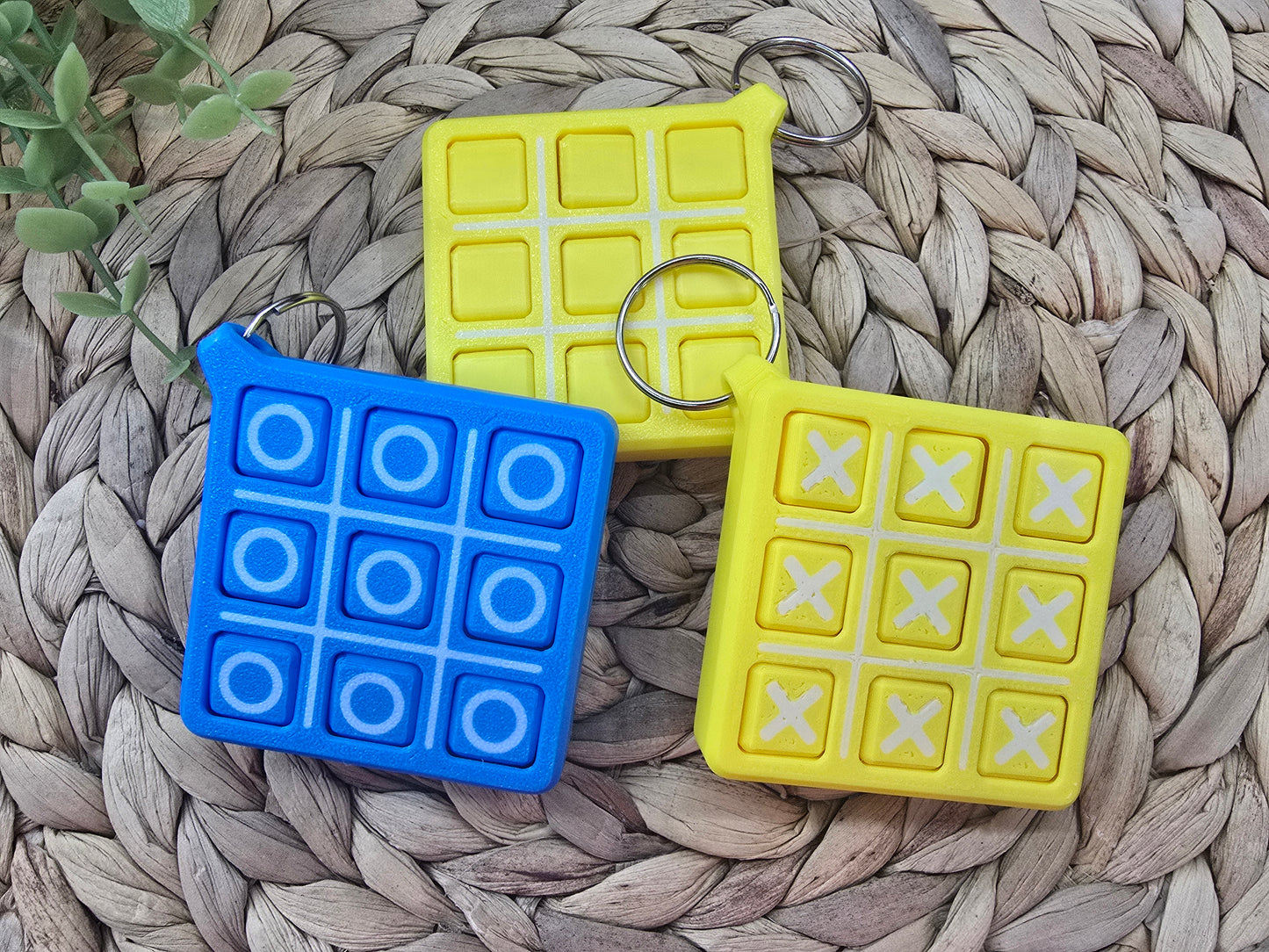 Tic-Tac-Toe Keychain Fidget Toy - Backpack Accessory