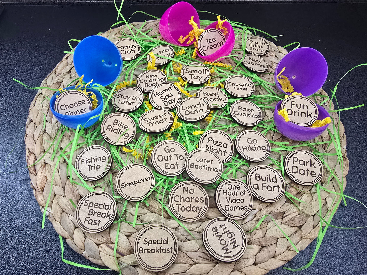 Easter Tokens – Wooden Spring Keepsakes for Easter Basket Fillers (Set of 30)