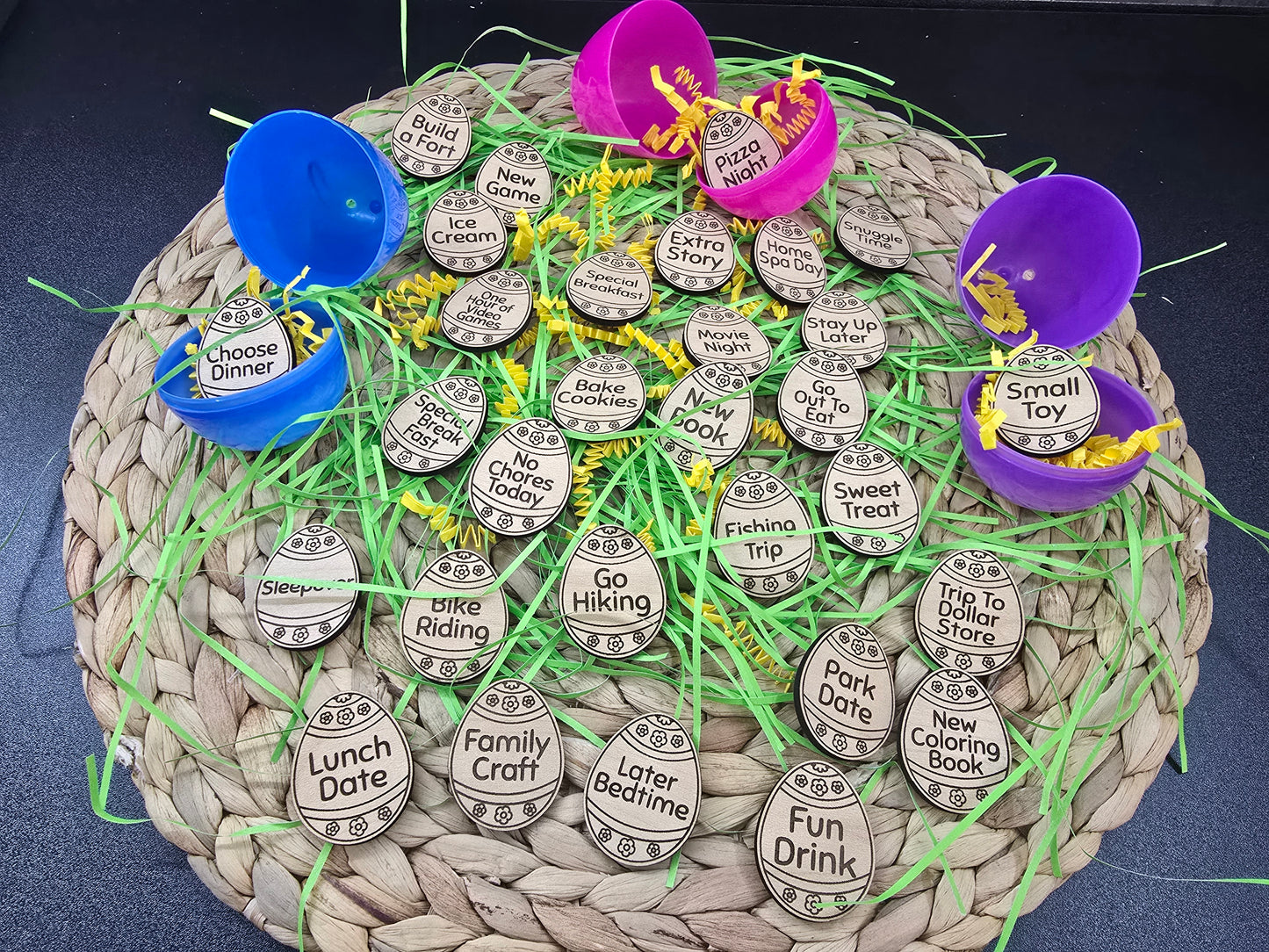 Easter Tokens – Wooden Spring Keepsakes for Easter Basket Fillers (Set of 30)