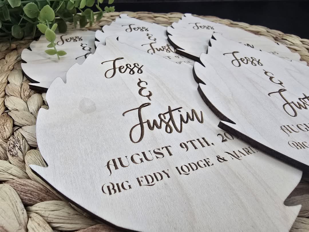 Wedding Favor - Wooden engraved leaf
