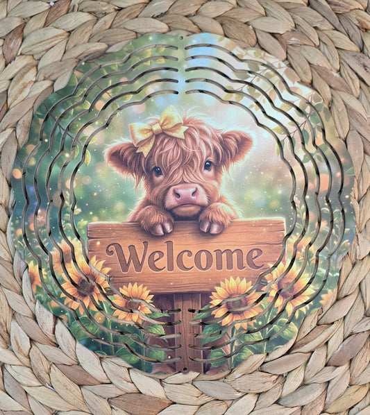Welcome Highland Cow Wind Spinner – 8” Farmhouse Porch Decor – Hanging Metal Outdoor Spinner