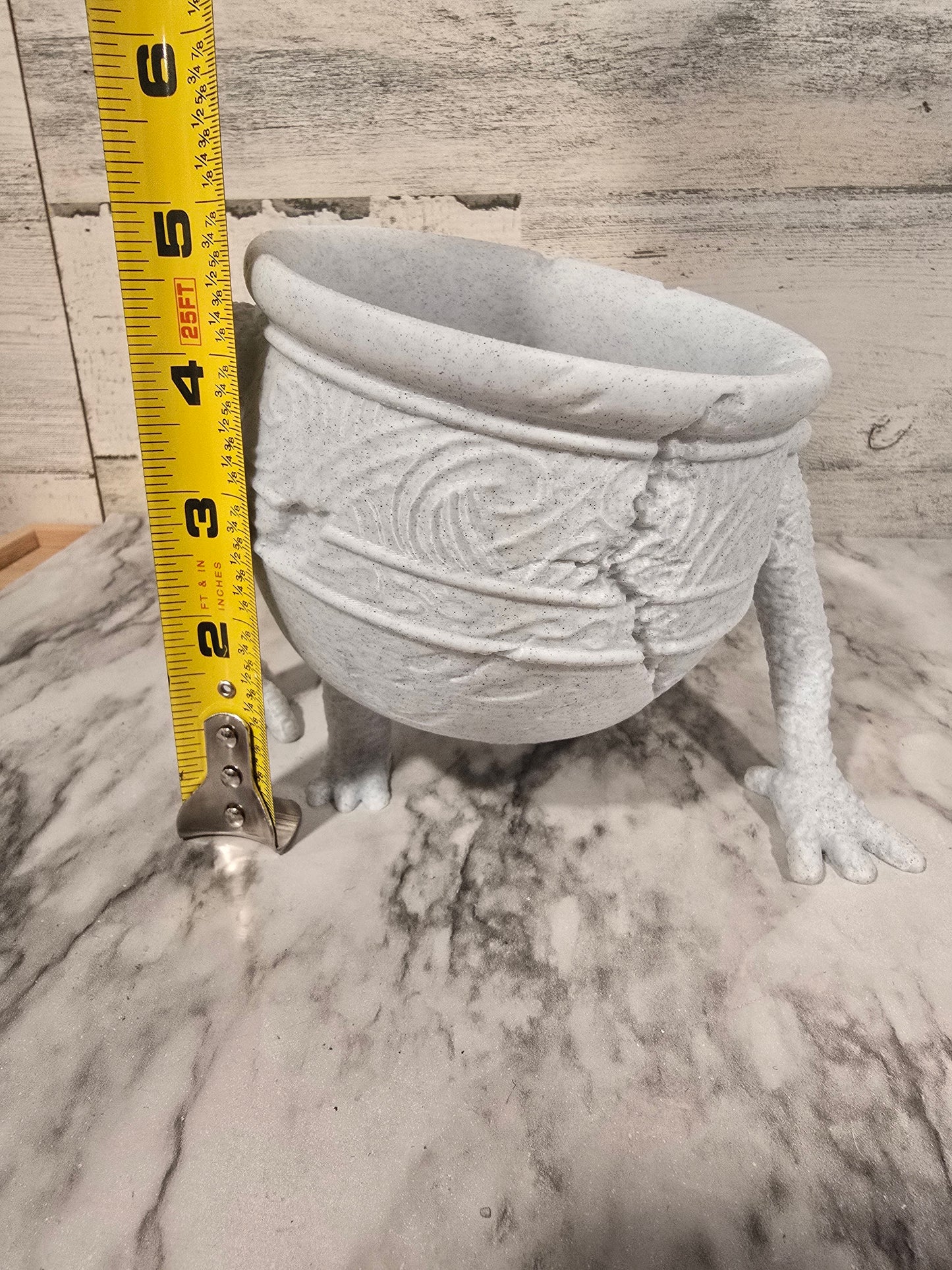Pot boy planter