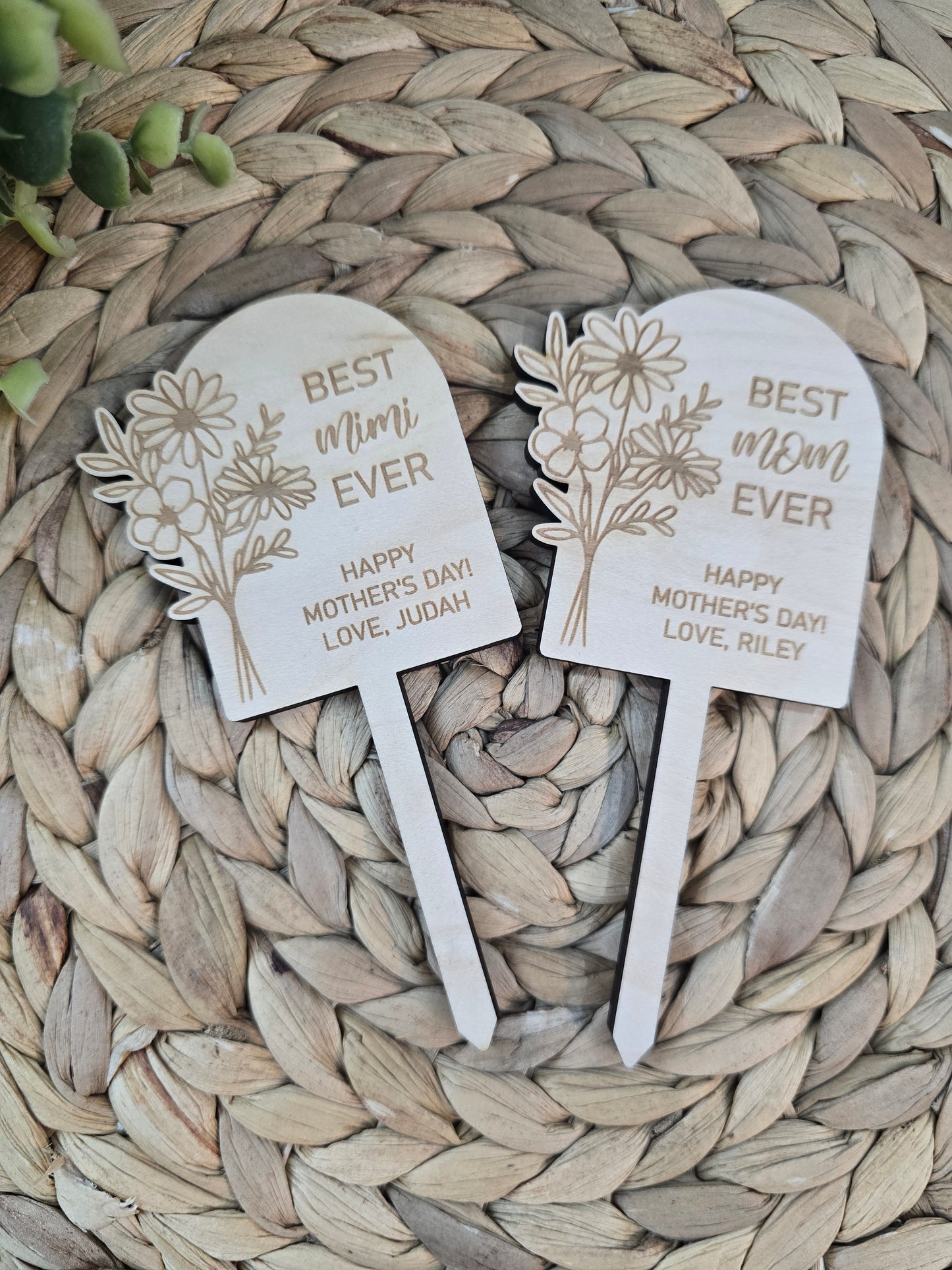 Personalized Mother’s Day Plant Stake – Custom Mom Gift – Garden Marker – Gift from Kids – Nana Grandma Mama Gift